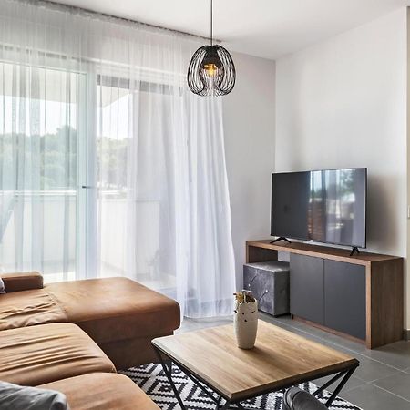 Amazing Apartment In Premantura With Kitchen Zewnętrze zdjęcie