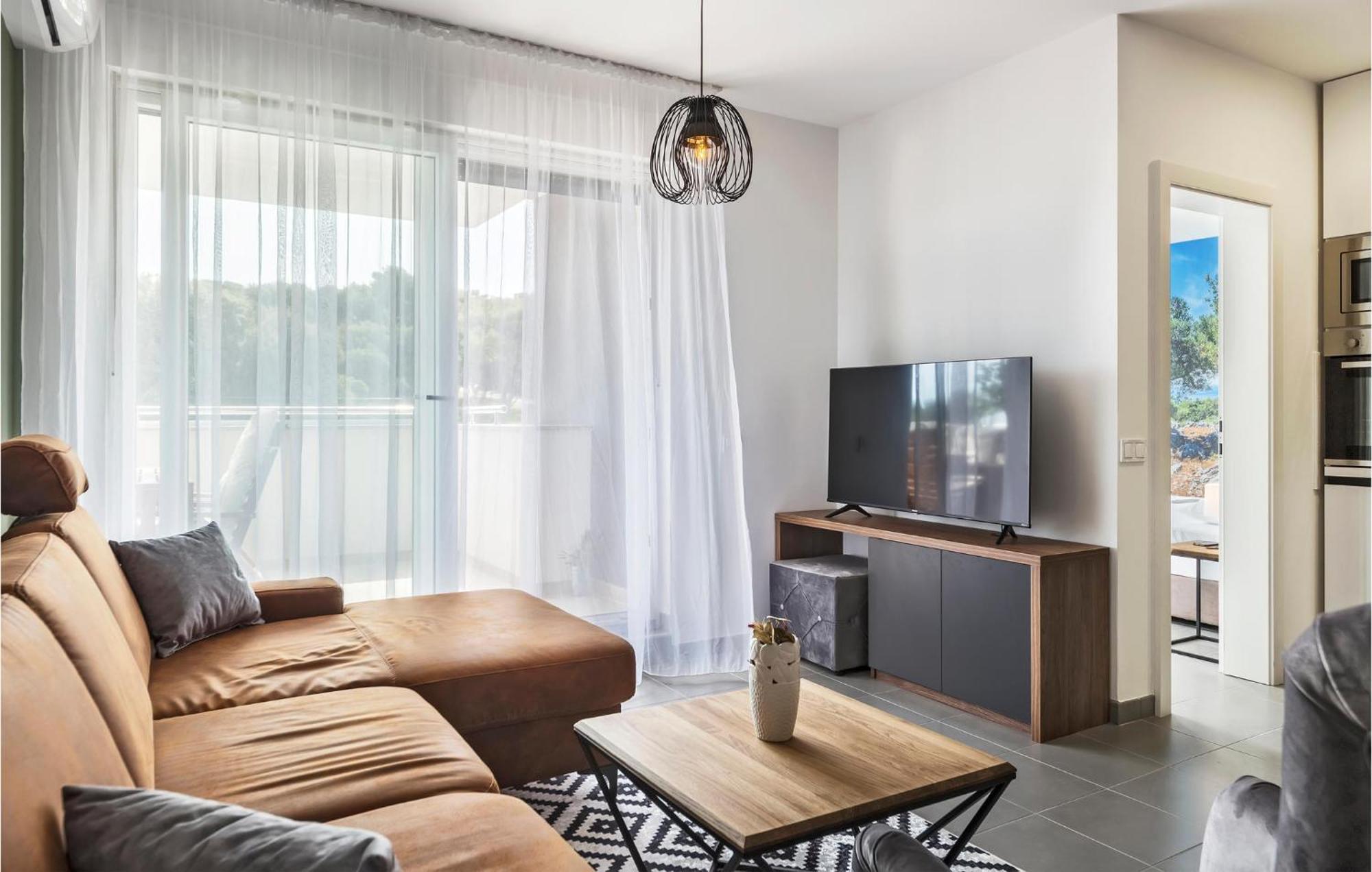 Amazing Apartment In Premantura With Kitchen Zewnętrze zdjęcie